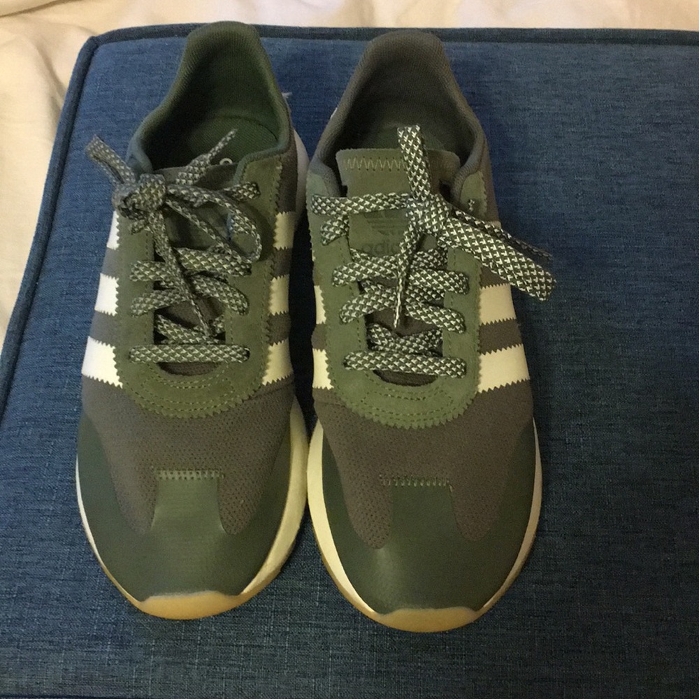 Women’s Adidas Originals Flashback